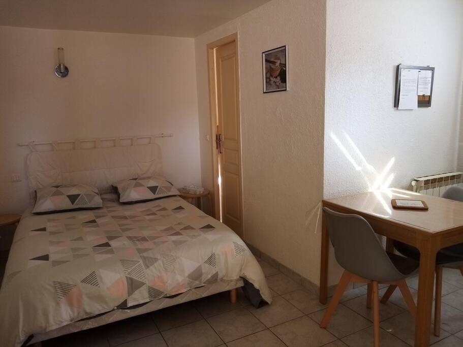 Studio Meuble Independant Tout Confort Classe 2** Aubenas Dış mekan fotoğraf