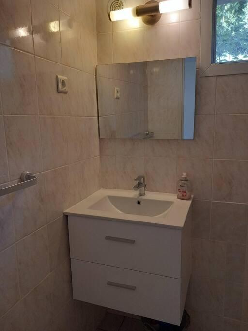 Studio Meuble Independant Tout Confort Classe 2** Aubenas Dış mekan fotoğraf