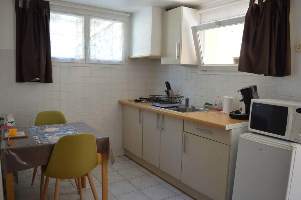 Studio Meuble Independant Tout Confort Classe 2** Aubenas Dış mekan fotoğraf